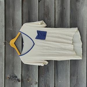 Glitz cream and blue V-neck slouchy pocket tee juniors short sleeve high low - L